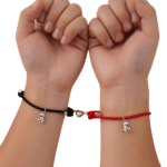 bracelets couple aimantes cordon noir et rouge