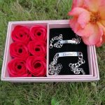 gourmette personnalisee couple avec rose