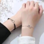 bracelet de promesse couple poignets homme et femme