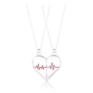 Collier battement de coeur pour couple fond blanc